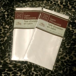 SET of 2 SATIN PILLOWCASES - WHITE